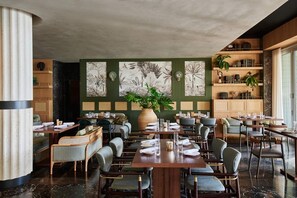 تناول الطعام