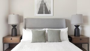 2 bedrooms, desk, iron/ironing board, WiFi