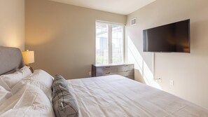 1 bedroom, desk, iron/ironing board, WiFi