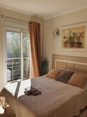 5 bedrooms, iron/ironing board, WiFi, bed sheets - VIP Villa with Sea View, 5 Bedrooms and Heated Pool (Santiago del Teide)