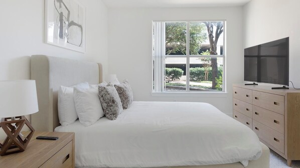1 bedroom, desk, iron/ironing board, WiFi
