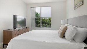 1 bedroom, desk, iron/ironing board, WiFi