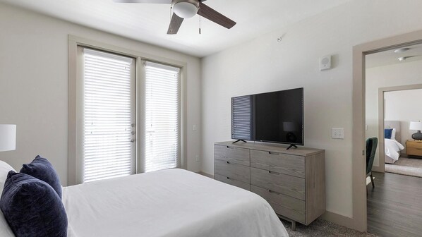 2 Schlafzimmer, Schreibtisch, Bügeleisen/Bügelbrett, WLAN