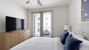 2 bedrooms, desk, iron/ironing board, WiFi