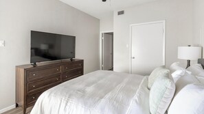 1 bedroom, desk, iron/ironing board, WiFi