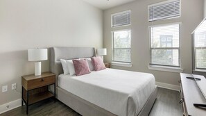 2 bedrooms, desk, iron/ironing board, WiFi