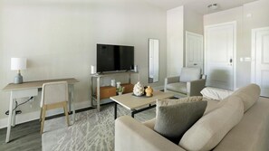 Smart TV - Landing | Amazing 1BD, Yoga Studio, Pool (League City)