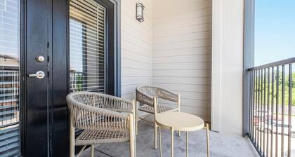 Landing | Amazing 2BD, Courtyard, Clubhouse