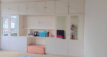Footsteps away from wembley stadium. Best prime Location in wembley!
Family Room