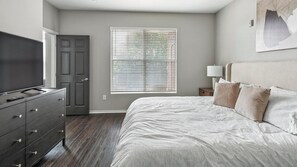 1 bedroom, desk, iron/ironing board, WiFi