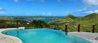 Stunning 3+ BDRM Villa with Infinity Pool & Breathtaking Views