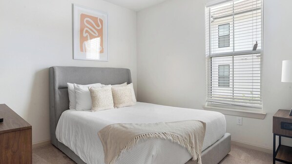 1 bedroom, desk, iron/ironing board, WiFi