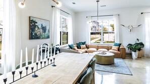 Interior - Landing | Spectacular 1BD, Courtyard, Clubhouse (Pflugerville)