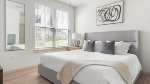 1 bedroom, desk, iron/ironing board, WiFi - Landing | Spectacular 1BD, Courtyard, Clubhouse (Pflugerville)