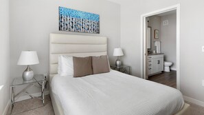 1 habitación, escritorio, tabla de planchar con plancha y wifi 