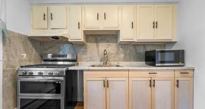 Charming 3-bedroom house Near