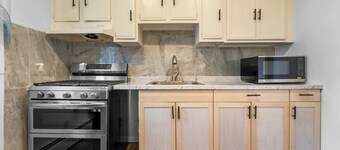 Charming 3-bedroom house Near