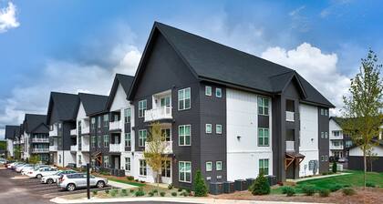 Landing at Laurel at Dry Creek - 2 Bedrooms in ...