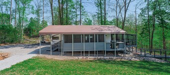Charming rental in Rocky Top, TN-walking distance to Norris lake and marina!