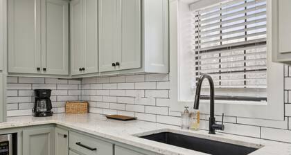 Fox Haven Retreat-modern Cabin-acres of Priv Land