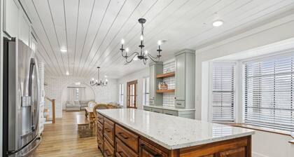 Fox Haven Retreat-modern Cabin-acres of Priv Land