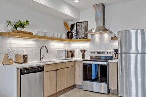 Interior - Euphony-designer Furnishings-5 Mins to Broadway (Nashville)