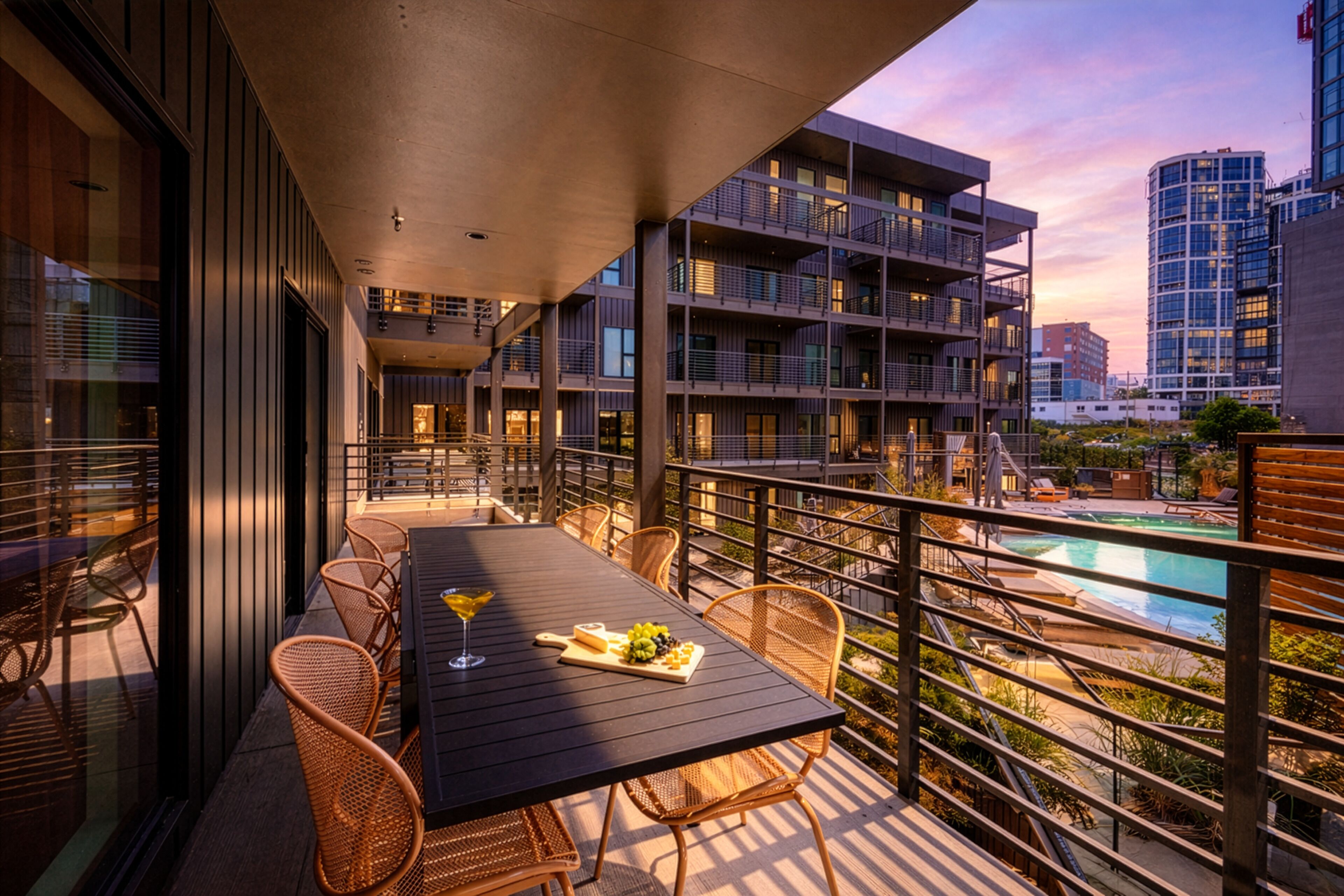 House (3 Bedrooms) | Balcony