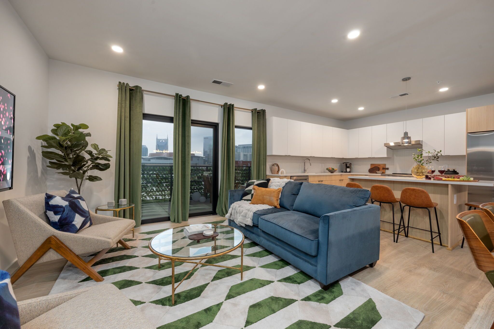 House (4 Bedrooms) | Living area