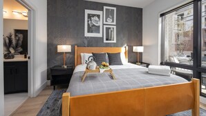 House (2 Bedrooms) | Interior - Vandy Vinyl - Odyssey -pool & Gym-mins to Broadway (Nashville)