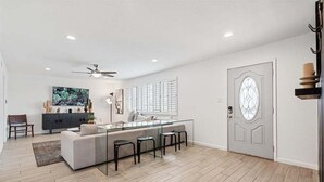 Ev (4 Bedrooms) | İç mekân