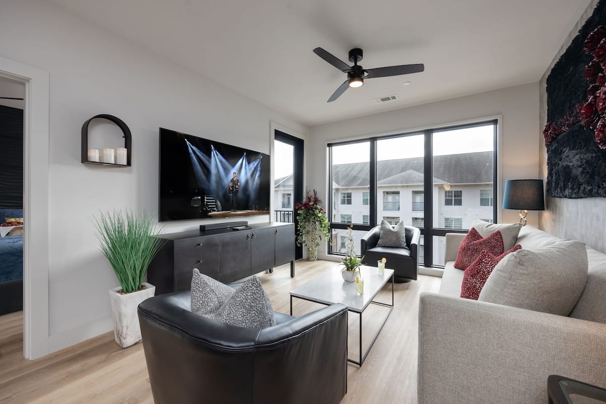 House (2 Bedrooms) | Front of property