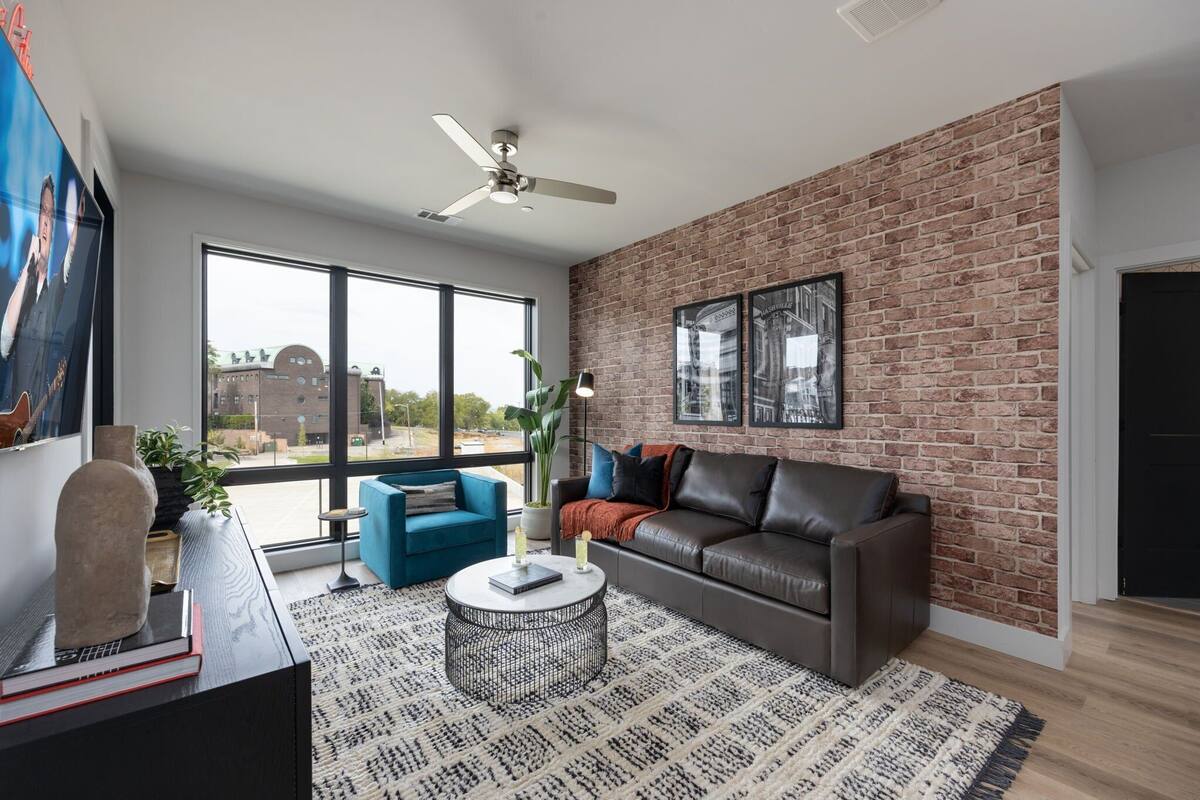 House (2 Bedrooms) | Front of property