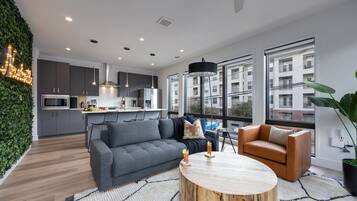 House (2 Bedrooms) | Interior