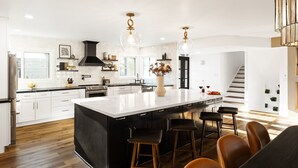 Rumah (6 Bedrooms) | Interior
