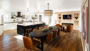Rumah (6 Bedrooms) | Interior