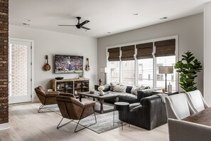 House (4 Bedrooms) | Interior - Urban Row - Rooftop Hot Tub - Heart of Gulch (Nashville)