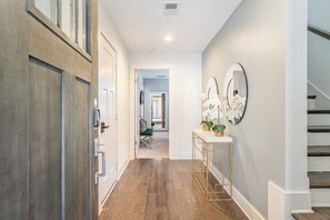 Interior - Beech Cove-private Patio-in 12 South District (Nashville)