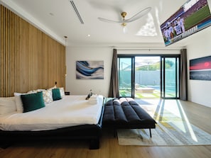 House (5 Bedrooms) | Interior