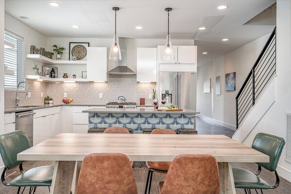 House (4 Bedrooms) | Interior