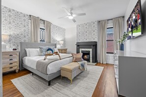 Interior - Southern Elegance-private Hot Tub-walk to 12 S (Nashville)