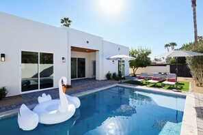 House (4 Bedrooms) | Front of property