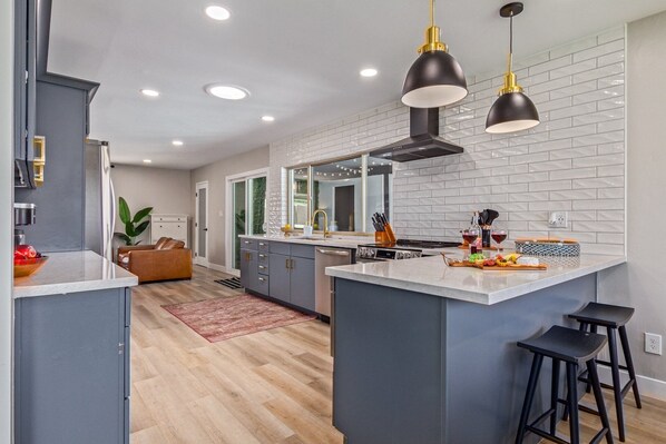 House (3 Bedrooms) | Interior