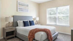 2 bedrooms, desk, iron/ironing board, WiFi