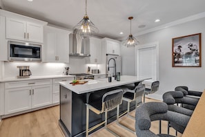 House (4 Bedrooms) | Interior
