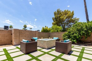 House (6 Bedrooms) | Interior