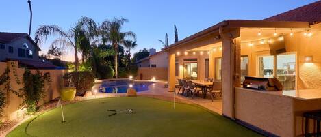 House (5 Bedrooms) | Front of property