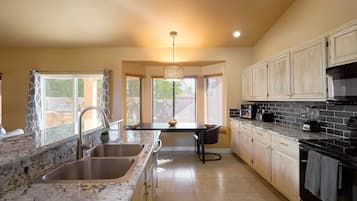 Nhà (5 Bedrooms) | Nội thất