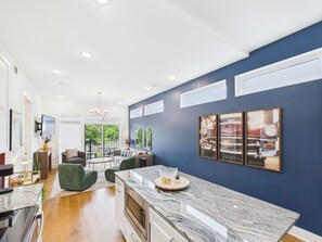 Interior - Gallatin Retreat-private Balcony-in East Nashville (Nashville)