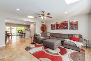 House (3 Bedrooms) | Interior