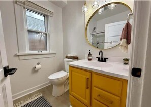 Exclusive Apartment, Pets allowed | Bathroom